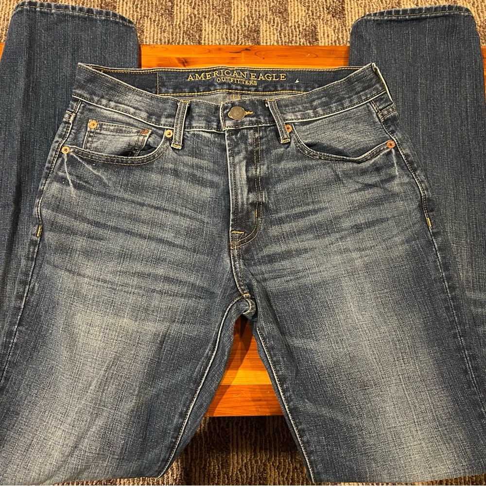 American Eagle Outfitters Men’s Faded Blue Slim‎ Straight Jeans